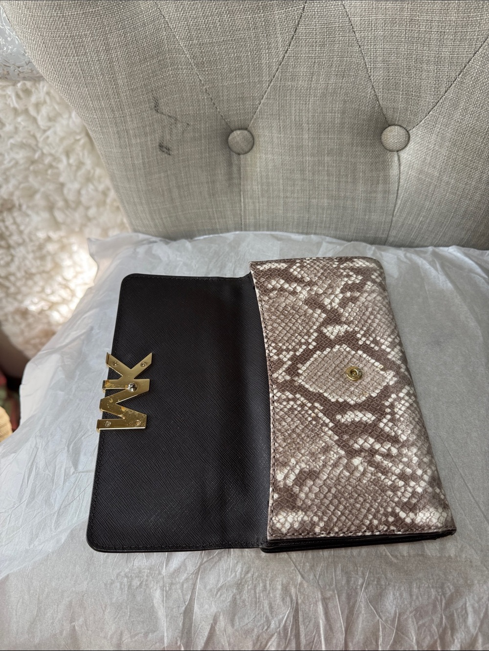 Michael Kors Beige Snake-Print Shoulder Tote with Matching Wallet - Picture 7 of 10
